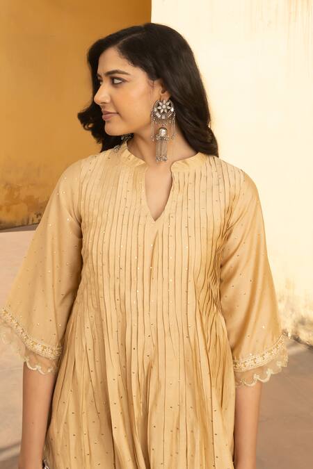 Buy ASRUMO Yellow Organza, Chanderi Mirrors, Pintucked Yoke Mukaish Work Kurta Set Buy_ASRUMO_Yellow Organza, Chanderi Mirrors, Pintucked Yoke Mukaish Work Kurta Set