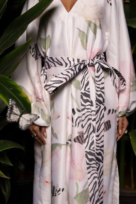 Shop Sonam Parmar Jhawar Black Crepe Blend Printed Floral Collared V Midi Dress With Belt Online at Aza Fashions Shop_Sonam Parmar Jhawar_Black Crepe Blend Printed Floral Collared V Midi Dress With Belt _Online_at_Aza_Fashions