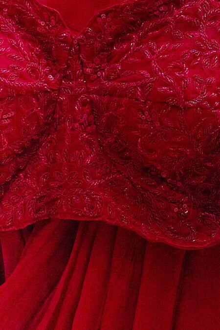 Samyukta Singhania Pink Chiffon Cut Work, Sequins, Mirrors Sweetheart Neck Pre-draped Saree Set at Aza Fashions Samyukta Singhania_Pink Chiffon Cut Work, Sequins, Mirrors Sweetheart Neck Pre-draped Saree Set_at_Aza_Fashions