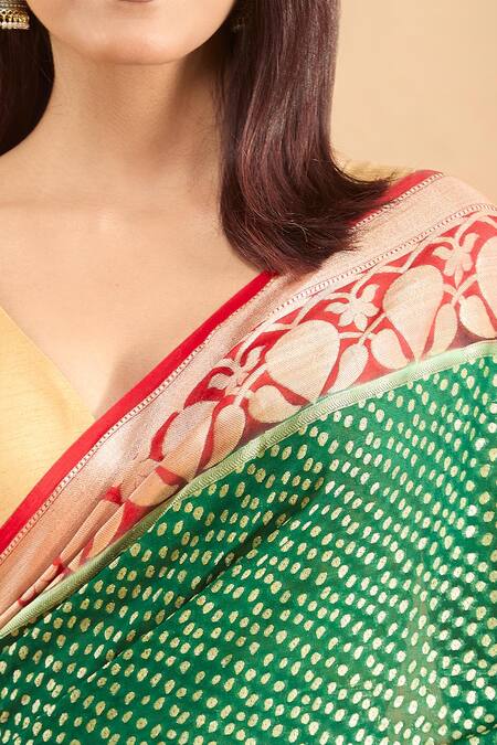 Samyukta Singhania_Green Chiffon, Cotton, Georgette Embroidery Woven Leaf Motif Saree With Blouse _Online_at_Aza_Fashions