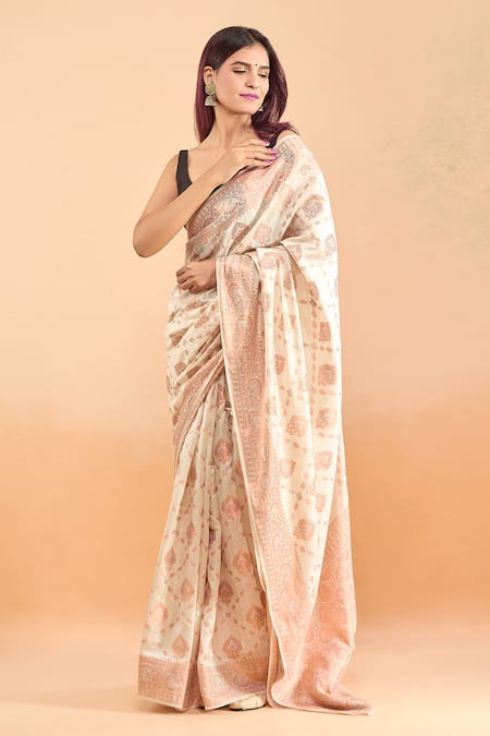Samyukta Singhania_Cream Silk, Chanderi Woven Geometric Pattern Saree _at_Aza_Fashions