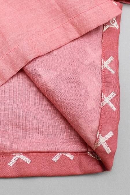 Buy Snuggleme Peach Chanderi Embroidery Bird Fleet Patch Kurta Set Online at Aza Fashions Buy_Snuggleme_Peach Chanderi Embroidery Bird Fleet Patch Kurta Set _Online_at_Aza_Fashions