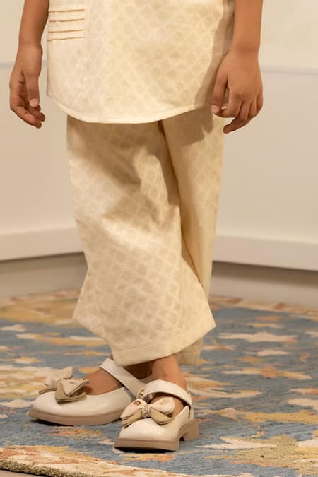Shop_Snuggleme_Off White Cotton Geometric Pattern Kurta And Pant Set _Online_at_Aza_Fashions
