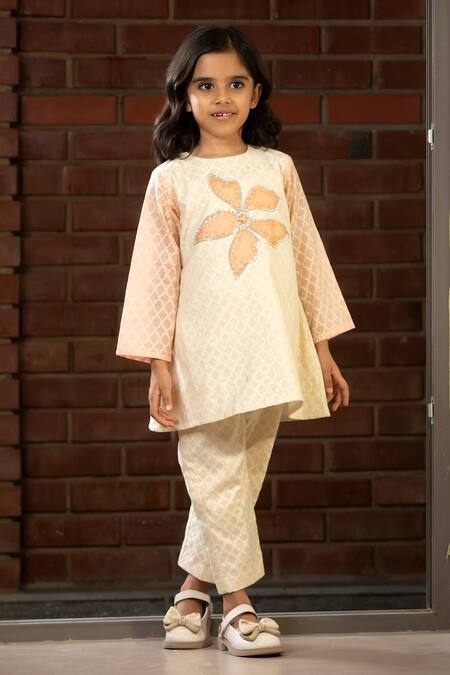 Shop Snuggleme Off White Cotton Sequins, Embroidery Floral Kurta Set Online at Aza Fashions Shop_Snuggleme_Off White Cotton Sequins, Embroidery Floral Kurta Set _Online_at_Aza_Fashions