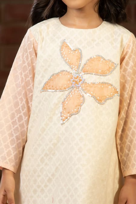 Snuggleme Off White Cotton Sequins, Embroidery Floral Kurta Set at Aza Fashions Snuggleme_Off White Cotton Sequins, Embroidery Floral Kurta Set _at_Aza_Fashions