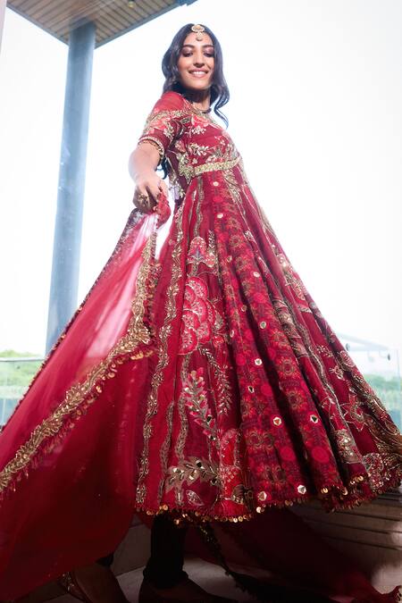Shop_Mahima Mahajan_Red Organza, Cotton Sequins, Mirrors V-neck Sindoori Embroidered Anarkali Set _Online_at_Aza_Fashions