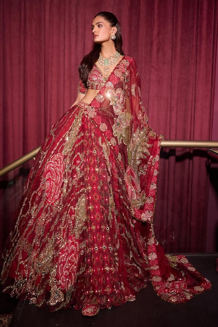 Mahima Mahajan_Red Organza Mirrors, Sequins, Beads, Embroidery V-neck Lehenga Set _Online_at_Aza_Fashions