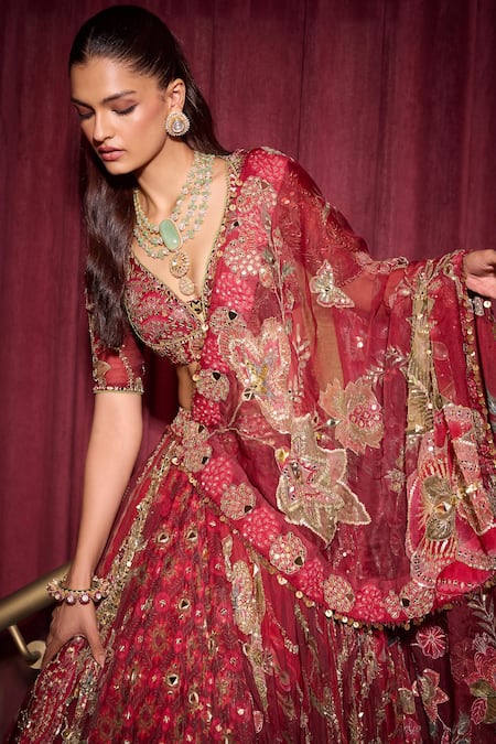 Mahima Mahajan_Red Organza Mirrors, Sequins, Beads, Embroidery V-neck Lehenga Set _at_Aza_Fashions