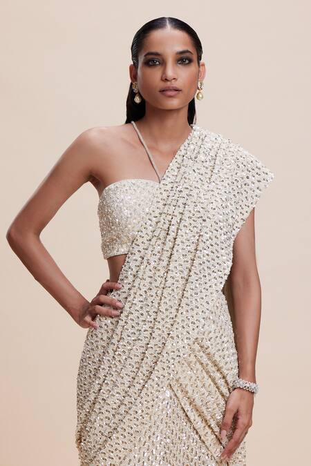 Kangana Trehan_Cream Georgette Sequins Sweetheart Neck Embellished Pre-draped Saree Set _at_Aza_Fashions