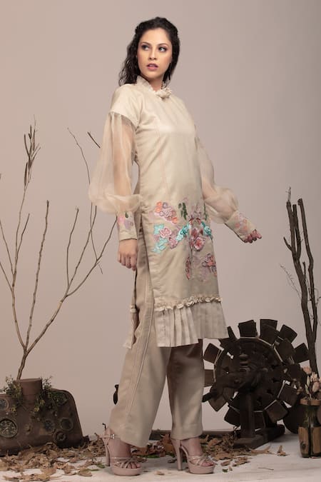 Beejoliyo_Beige Cotton, Suede Embroidery Round Neck Floral Applique Kurta And Pant Set _Online_at_Aza_Fashions