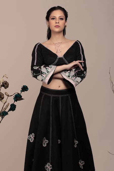 Beejoliyo_Black Cotton, Suede Applique, Embroidery V-neck Floral Lehenga Set _Online_at_Aza_Fashions
