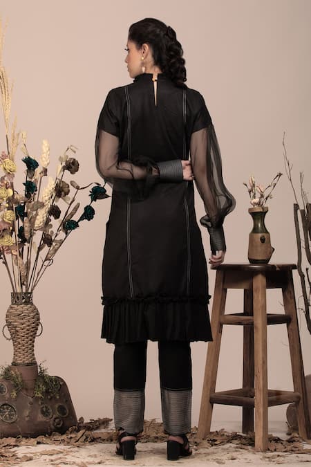 Beejoliyo Black Suede Embroidered Kurta Set 