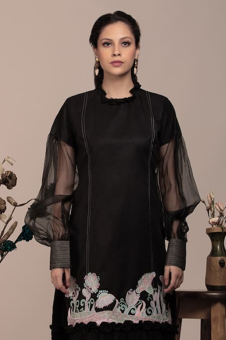 Beejoliyo_Black Suede Embroidery Round Neck Kurta Set _Online_at_Aza_Fashions