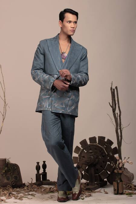 Beejoliyo_Gray Suede Geometric Embroidery Blazer Suit Set _Online_at_Aza_Fashions