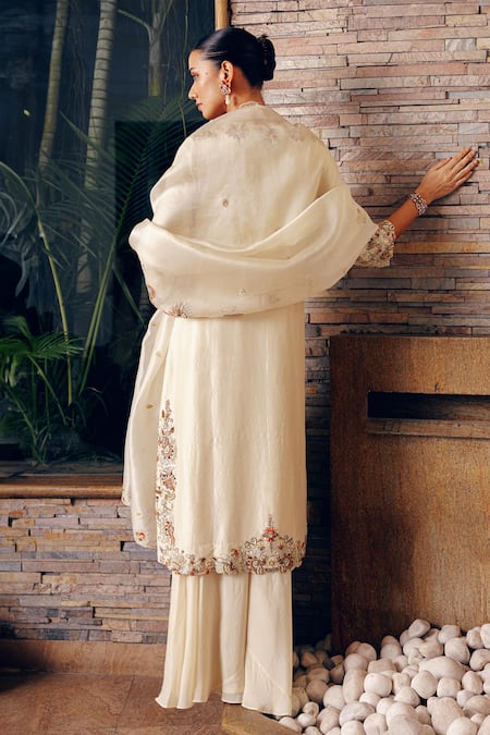 Khushboo Bagri Floral Zardozi Kurta Set 