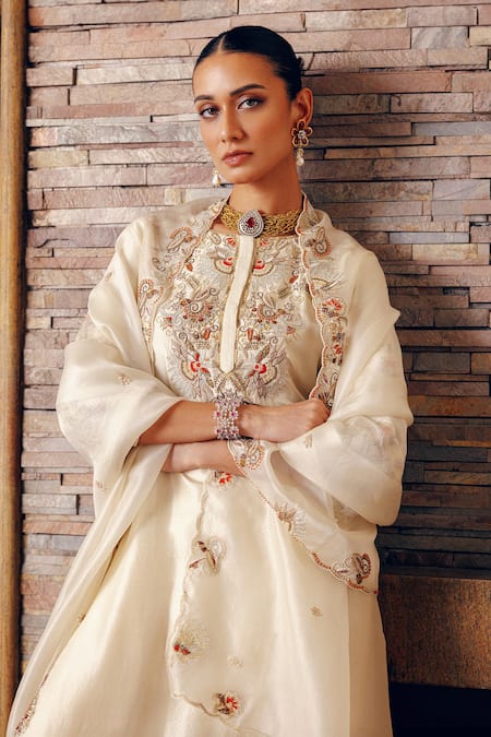 Khushboo Bagri_Ivory Organza, Silk, Crepe Pearls, Beads, Embroidery Floral Zardozi Kurta Set _Online_at_Aza_Fashions