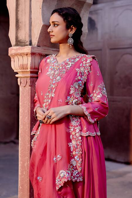 Khushboo Bagri_Red Crepe, Organza, Zari, Embroidery V-neck Floral Zardozi Kurta Set _Online_at_Aza_Fashions