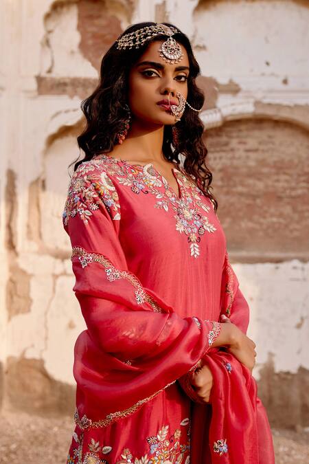 Khushboo Bagri_Red Crepe, Silk Organza Embroidery Split V-neck Floral Motif Kurta Pant Set _Online_at_Aza_Fashions
