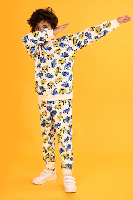 Buy_Anthrilo_White Fleece Cars Print Sweatshirt And Joggers Set _Online_at_Aza_Fashions