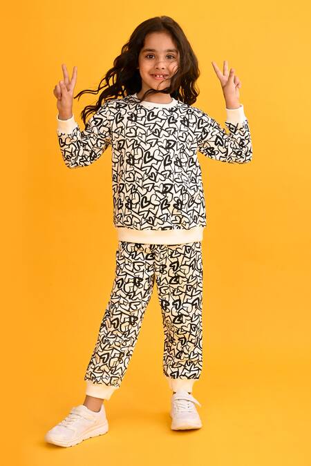 Buy_Anthrilo_Black Fleece Heart Print Jogger Set _Online_at_Aza_Fashions
