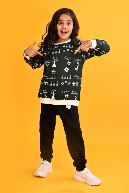 Buy_Anthrilo_Green Fleece Christmas Vibe Print Set_Online_at_Aza_Fashions