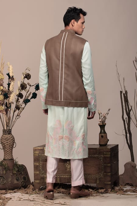 Beejoliyo Floral Embroidered Kurta with Nehru Jacket 