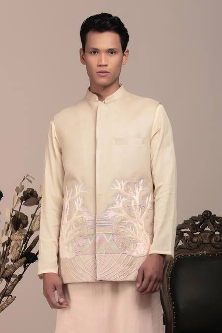 Beejoliyo_White Cotton Nature Inspired Embroidery Tree Nehru Jacket Set _at_Aza_Fashions