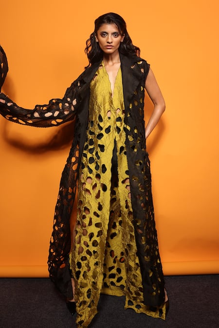 Buy_Richa Khemka_Green Organza Cut Work V-neck Lime Jacket And Shorts Set _Online_at_Aza_Fashions