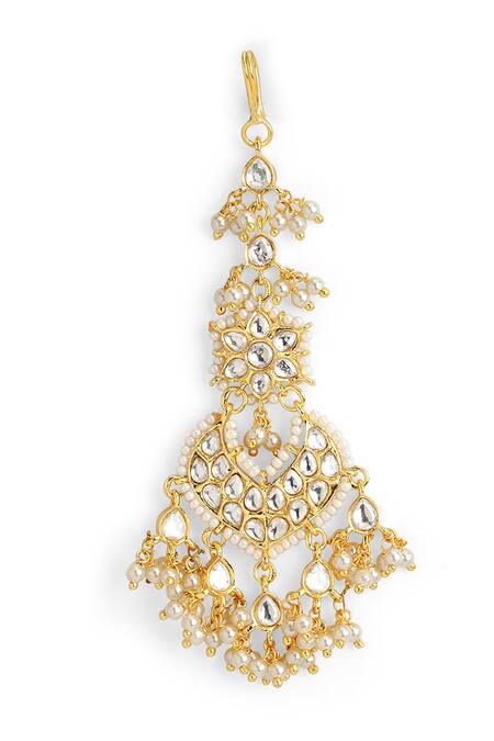 Shop Curio Cottage Gold Plated Kundan Pearl Arabesque Maangtikka at Aza Fashions Shop_Curio Cottage_Gold Plated Kundan Pearl Arabesque Maangtikka_at_Aza_Fashions