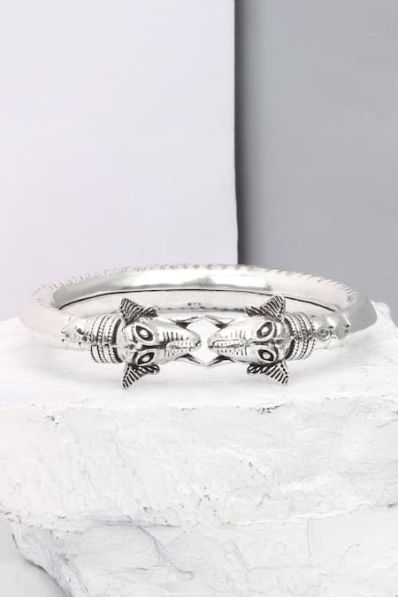 Sangeeta Boochra Ilina Animal Carved Motif Bracelet 