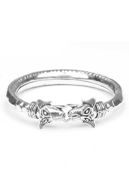 Sangeeta Boochra_Silver Plated Animal Carved Bangle _Online_at_Aza_Fashions