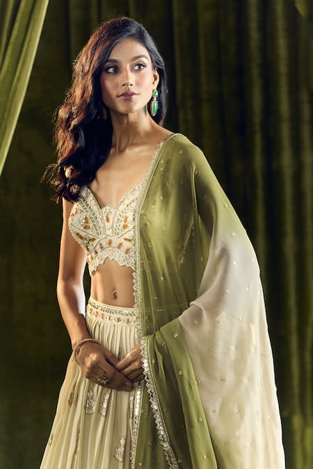 Shop Ariyana By Aza Cream Silk, Organza, Georgette Cut Work, Elephant Hand Embroidered Lehenga Set Shop_Ariyana By Aza_Cream Silk, Organza, Georgette Cut Work, Elephant Hand Embroidered Lehenga Set