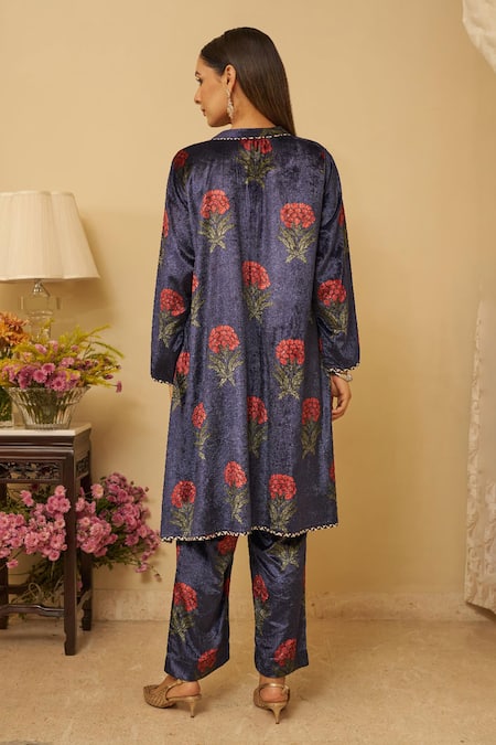 Shop Rainas Blue Velvet, Georgette Tassels, Embroidery Floral Printed Kurta Set With Scarf at Aza Fashions Shop_Rainas_Blue Velvet, Georgette Tassels, Embroidery Floral Printed Kurta Set With Scarf _at_Aza_Fashions
