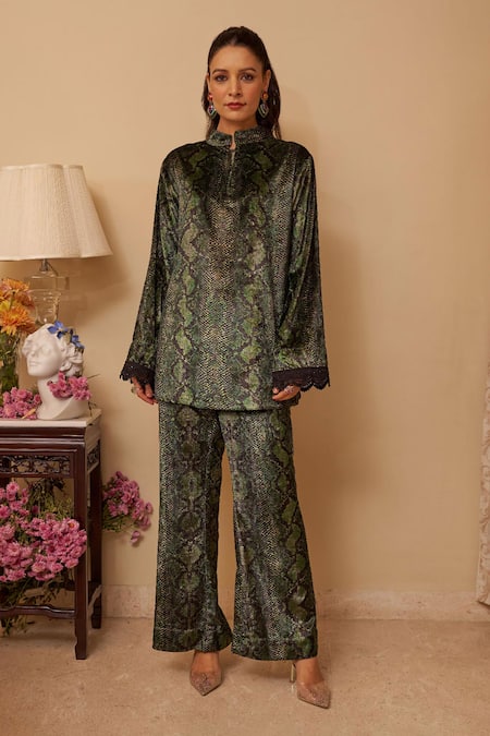 Rainas Green Velvet Lace Collared Serpent Print Tunic And Pant Set Online at Aza Fashions Rainas_Green Velvet Lace Collared Serpent Print Tunic And Pant Set _Online_at_Aza_Fashions