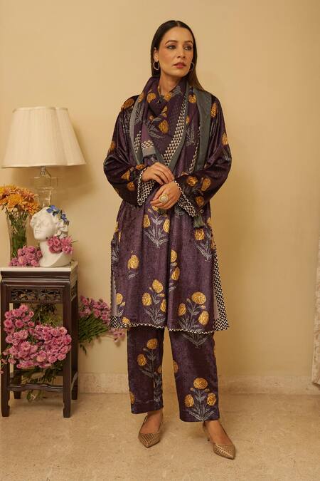 Rainas Purple Velvet, Georgette Embroidery, Tassels Floral Kurta Set With Scarf Online at Aza Fashions Rainas_Purple Velvet, Georgette Embroidery, Tassels Floral Kurta Set With Scarf _Online_at_Aza_Fashions