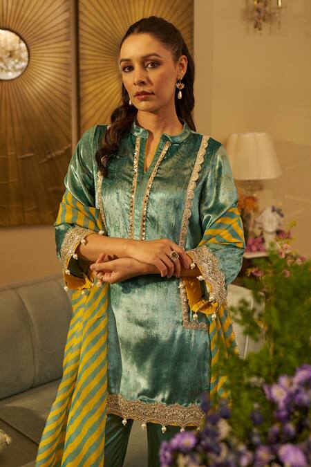 Rainas_Green Velvet Lace, Pearls Mandarin Collar Embellished Kurta Set _Online_at_Aza_Fashions