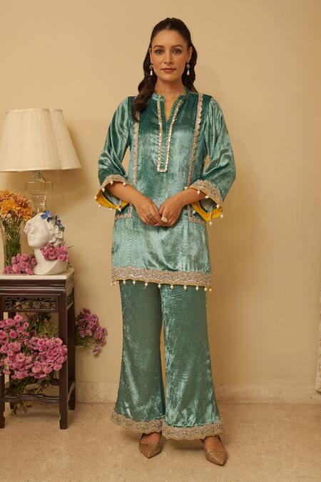 Buy_Rainas_Green Velvet Lace, Pearls Mandarin Collar Embellished Kurta Set _Online_at_Aza_Fashions