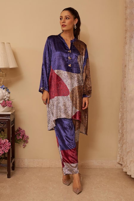 Buy Rainas Multi Color Velvet, Georgette Artisanal Strokes Print Kurta Set With Scarf Online at Aza Fashions Buy_Rainas_Multi Color Velvet, Georgette Artisanal Strokes Print Kurta Set With Scarf _Online_at_Aza_Fashions