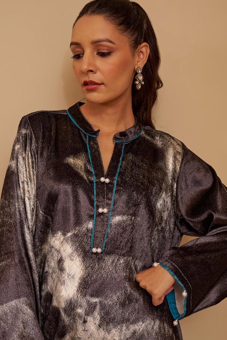 Shop Rainas Black Velvet, Georgette Pearls, Tassels Brushstroke Print Kurta Set With Scarf Online at Aza Fashions Shop_Rainas_Black Velvet, Georgette Pearls, Tassels Brushstroke Print Kurta Set With Scarf_Online_at_Aza_Fashions