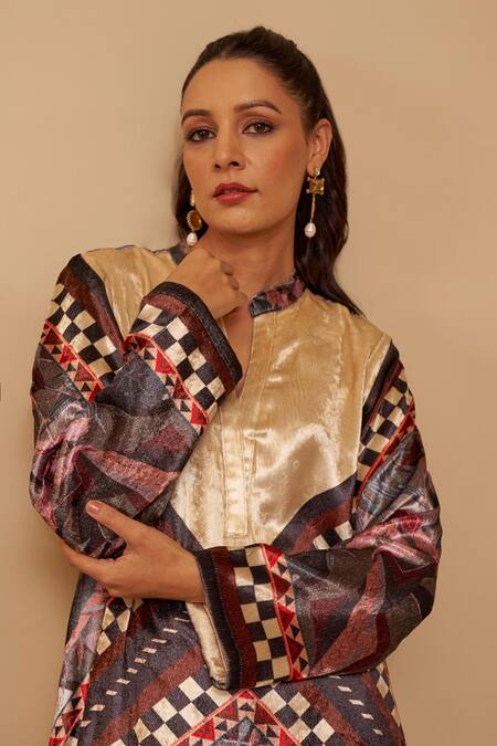 Rainas Off White Velvet, Georgette Tassels, Embroidery Checkered Kurta Set With Scarf Online at Aza Fashions Rainas_Off White Velvet, Georgette Tassels, Embroidery Checkered Kurta Set With Scarf _Online_at_Aza_Fashions