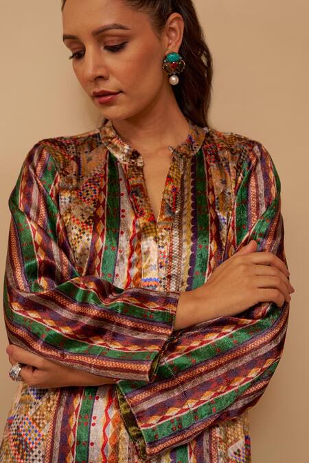 Buy_Rainas_Off White Velvet, Georgette Tassels Mandarin Abstract Mirage Print Kurta Set_Online_at_Aza_Fashions