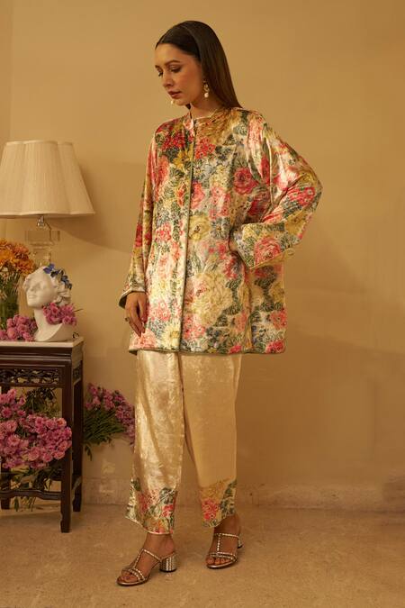 Shop_Rainas_Off White Velvet Mandarin Collar Floral Mist Print Kurta Set _Online_at_Aza_Fashions