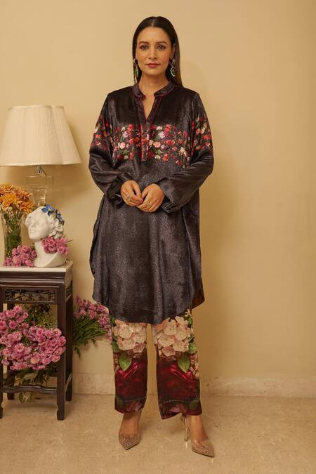 Rainas Black Velvet, Georgette Tassels Mandarin Collar Floral Mist Print Kurta Set Online at Aza Fashions Rainas_Black Velvet, Georgette Tassels Mandarin Collar Floral Mist Print Kurta Set_Online_at_Aza_Fashions