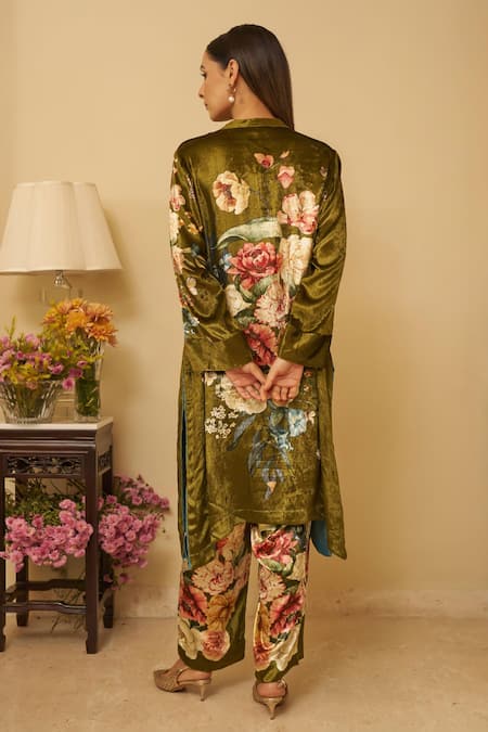 Shop Rainas Green Velvet, Georgette Tassels Mandarin Collar Vivid Vineyards Print Kurta Set at Aza Fashions Shop_Rainas_Green Velvet, Georgette Tassels Mandarin Collar Vivid Vineyards Print Kurta Set _at_Aza_Fashions