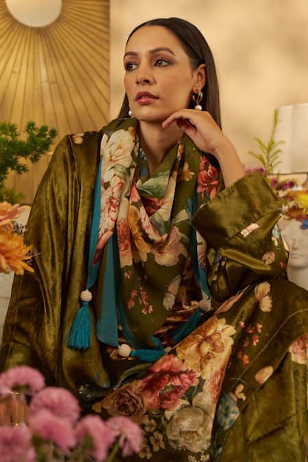 Rainas_Green Velvet, Georgette Tassels Mandarin Collar Vivid Vineyards Print Kurta Set _Online_at_Aza_Fashions
