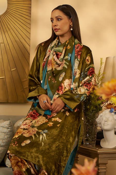 Buy_Rainas_Green Velvet, Georgette Tassels Mandarin Collar Vivid Vineyards Print Kurta Set _Online_at_Aza_Fashions