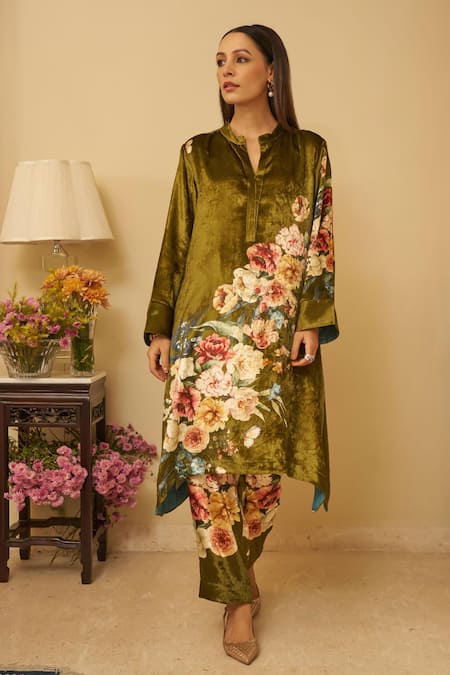 Shop Rainas Green Velvet, Georgette Tassels Mandarin Collar Vivid Vineyards Print Kurta Set Online at Aza Fashions Shop_Rainas_Green Velvet, Georgette Tassels Mandarin Collar Vivid Vineyards Print Kurta Set _Online_at_Aza_Fashions