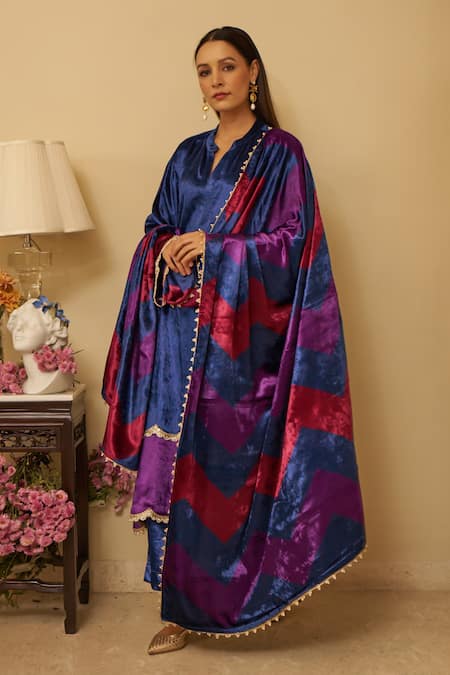 Rainas_Blue Velvet Pearls, Lace Mandarin Collar Chevron Printed Kurta Set_Online_at_Aza_Fashions