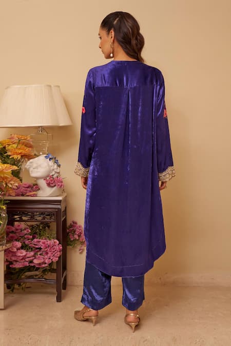 Shop_Rainas_Blue Velvet Lace V-neck Botanical Embellished Kurta Set _at_Aza_Fashions