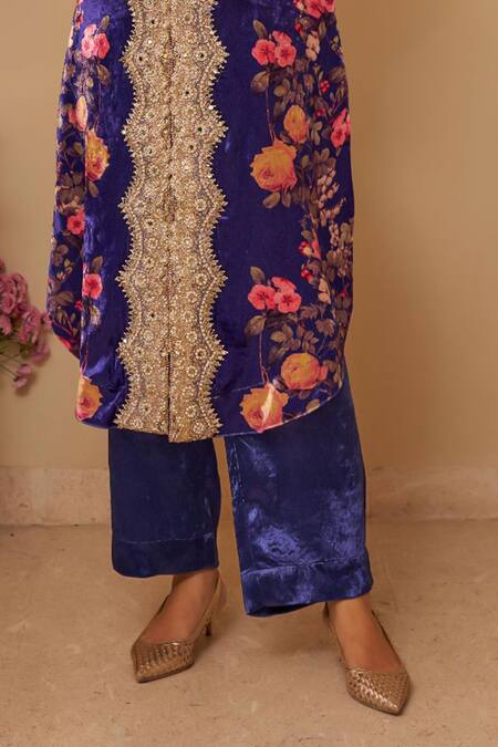 Buy_Rainas_Blue Velvet Lace V-neck Botanical Embellished Kurta Set _Online_at_Aza_Fashions
